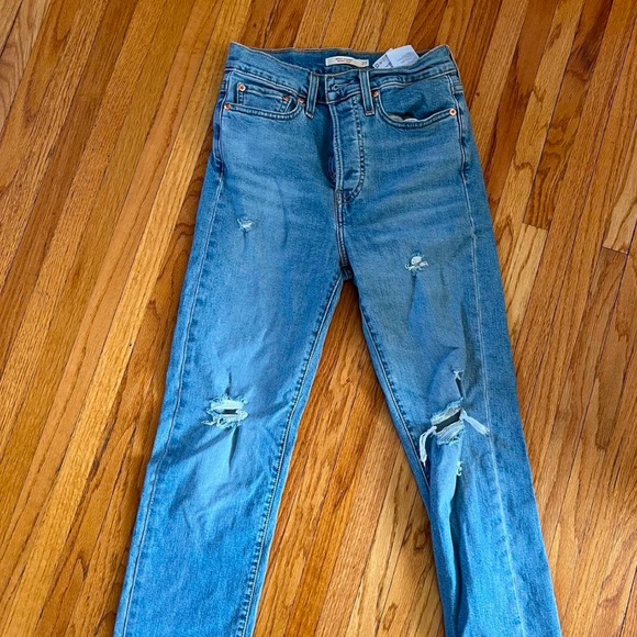 Levi's Light Blue Denim Jeans - Picture 2 of 4